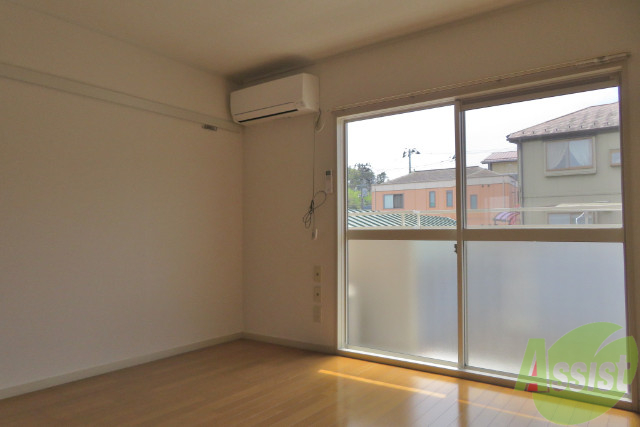 その他部屋・スペース　寝室はリビングと共同になります。広いのでベッドも置けますね。