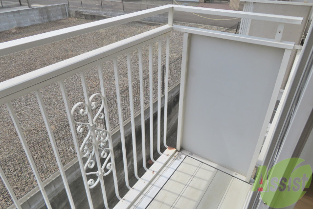 バルコニー　バルコニーは長さも幅も丁度いい広さで、ゆったりできますね。