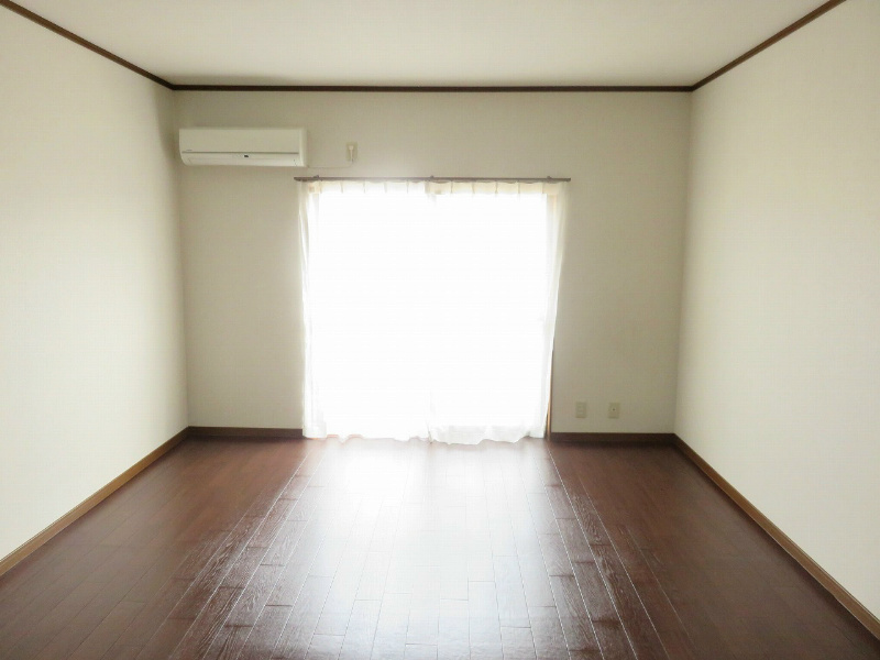 シャトーNakagawaVIIの居間写真