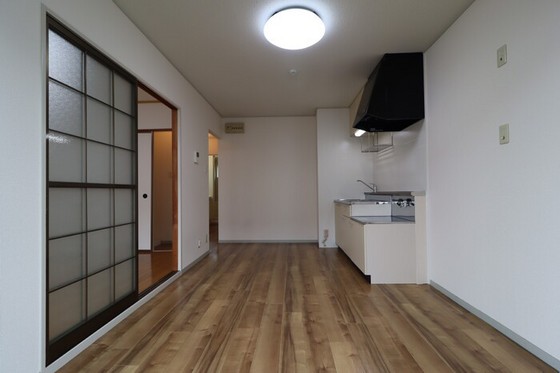 居室・リビング　※他号室の写真です