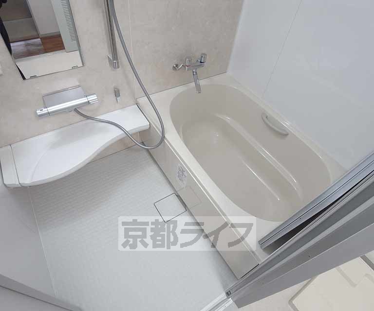 バス・シャワールーム　きれいなお風呂です。