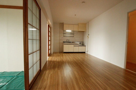 居室・リビング　※別号室のお写真です