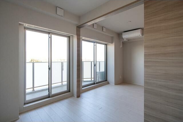 居室・リビング　こちらのリビングで趣味の時間をお楽しみください