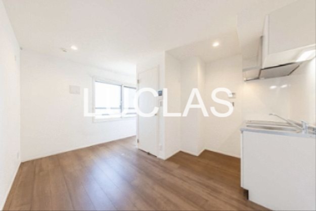 居室・リビング　落ち着いた色味の床材がくつろぎ空間を演出♪