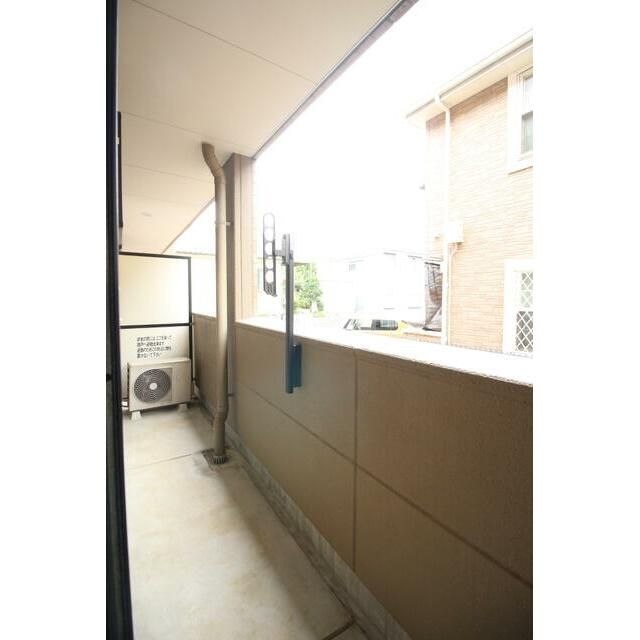 バルコニー　お問い合わせはタウンハウジングへ