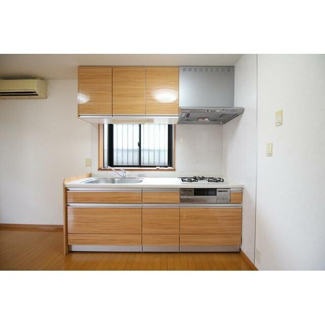 キッチン　お問い合わせはタウンハウジングへ