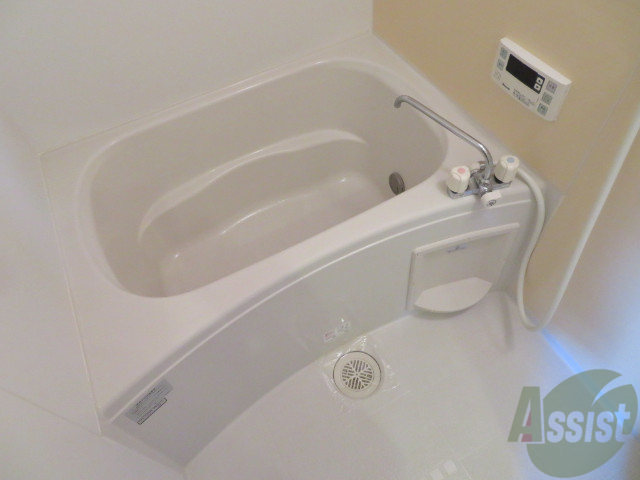 バス・シャワールーム　追い焚き機能付きなので、半身浴も気持ちよくできますね。