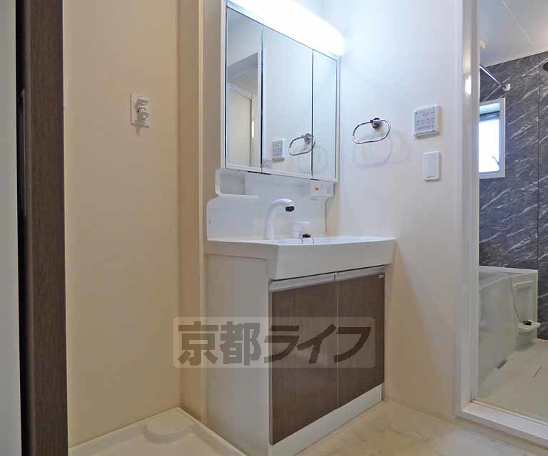 洗面設備　洗面台です。