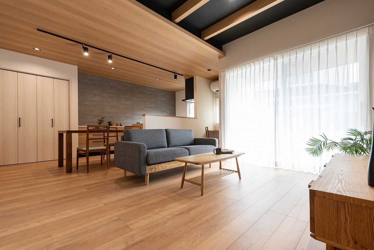 居室・リビング　LDK16.5帖・大きな窓を開ければインナーテラスあり。