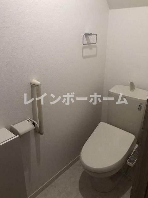 トイレ　ゆったりとした空間のトイレです　※反転タイプ有