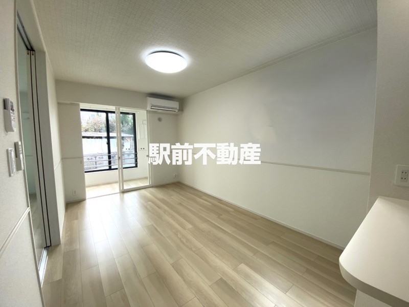 居室・リビング　別建物同間取り