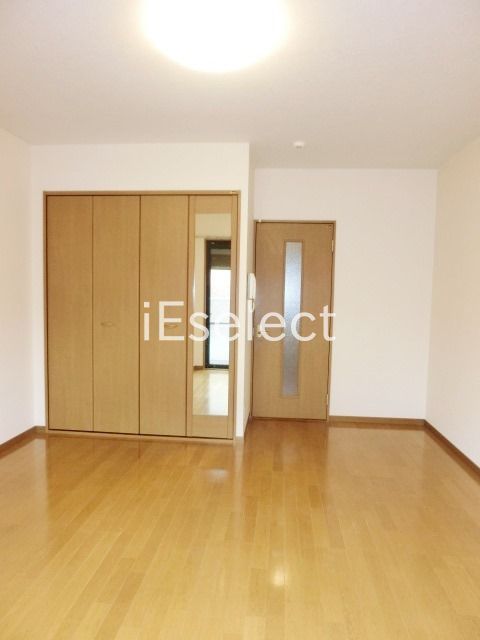 居室・リビング　バルコニーからの洋室です。