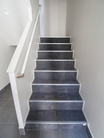 その他共有部分　安心の内階段仕様です！