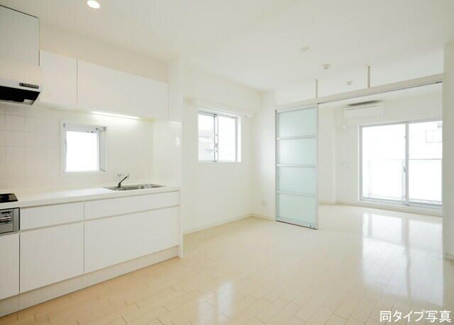 居室・リビング　同タイプ部屋　参考写真です