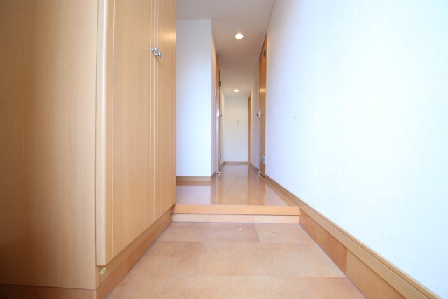 玄関　※別室の参考写真の為、現況優先です。