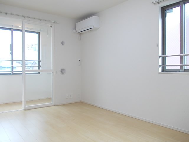 居室・リビング　使いやすい居間です