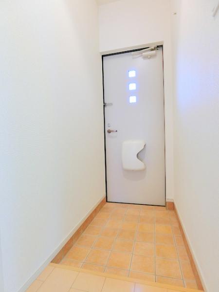 玄関　写真は別のお部屋のイメージです　現況優先