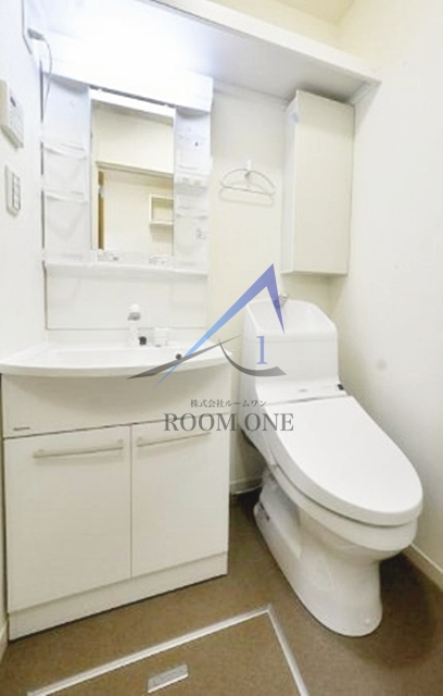 洗面設備　独立洗面台です。