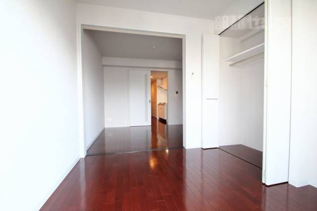 居室・リビング　とても広々としたお部屋です。１Ｋじゃものたりない方におすすめ