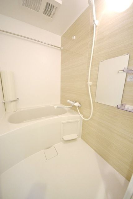 バス・シャワールーム　★広々としたバスルームです★