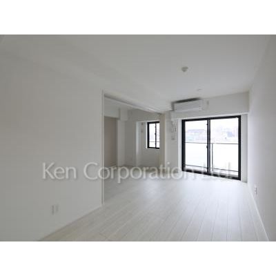 居室・リビング　同タイプ4階のお部屋を撮影。仕様が異なることがあります。