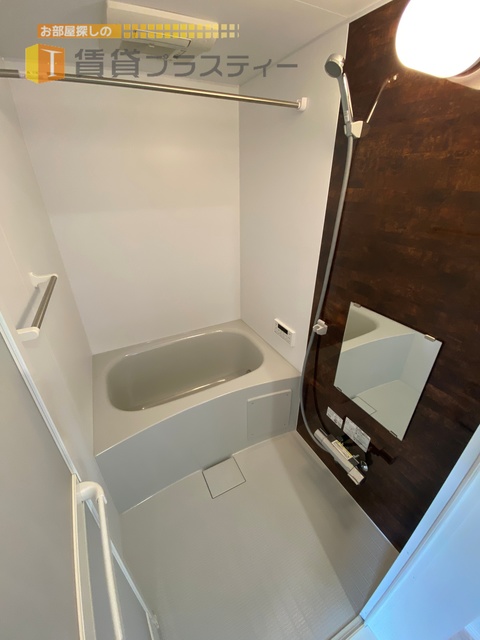 バス・シャワールーム　１日の疲れをバスルームでゆっくりと…。