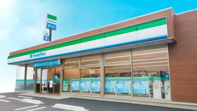 コンビニ　ファミリーマート厚木上依知店（コンビニ）まで857m