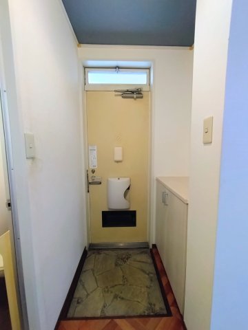 玄関　※リフォーム前