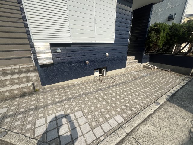 駐車場　家の目の前に駐車スペースあります！（サイズ要確認）