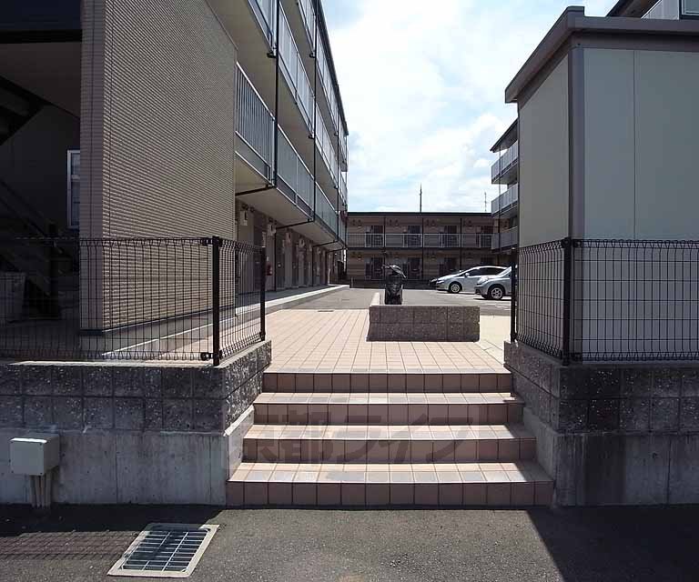 その他共有部分　建物入口です。