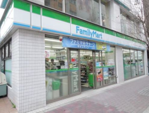 コンビニ　ファミリーマート 千代田小川町店（コンビニ）まで94m