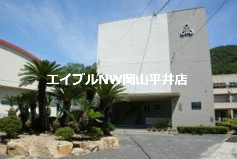 小学校　玉野市立日比小学校（小学校）まで842m