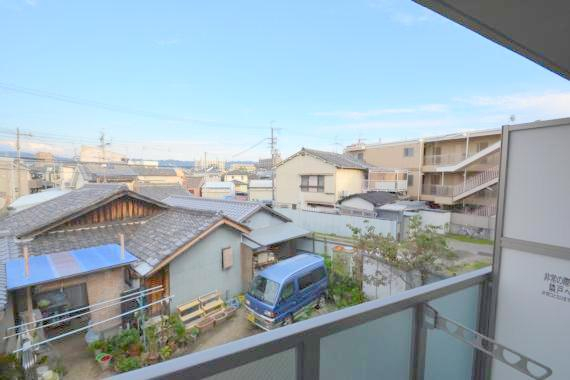 眺望　この見晴らしが明るいお部屋を作ってますよ。