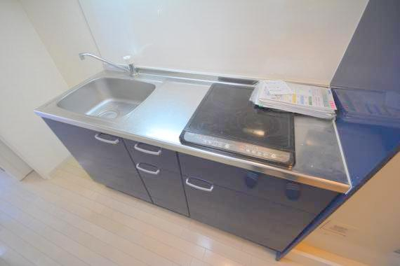 キッチン　オシャレなシステムキッチン。お料理好きには嬉しいですね。