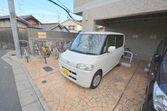 駐車場　あなたの大事な自転車も安心してとめることができますね。
