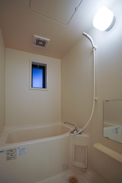 バス・シャワールーム　同じ建物の別のお部屋