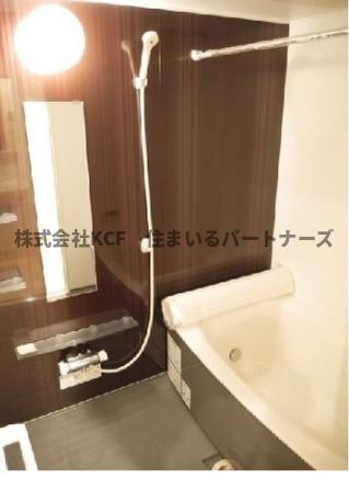 バス・シャワールーム　コンパクトで使いやすいお風呂です