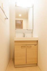 洗面設備　※別部屋の参考写真です。