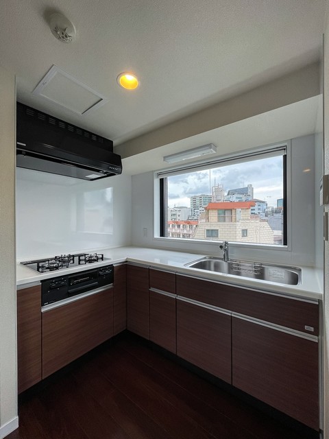 キッチン　※写真は同タイプ住戸です。