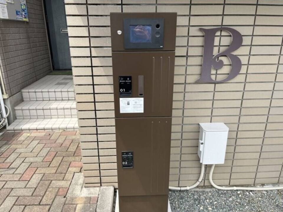 エントランス　宅配ボックス