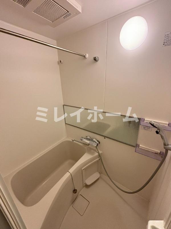 バス・シャワールーム　同建物内別のお部屋の参考写真になります。
