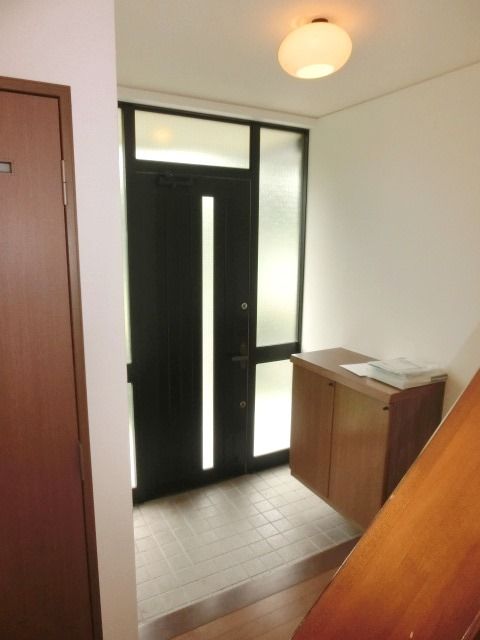 玄関　シューズボックス付きでゆとりのある玄関