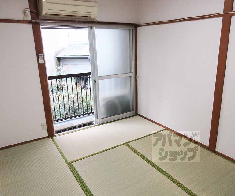 居室・リビング　落ち着く和室です