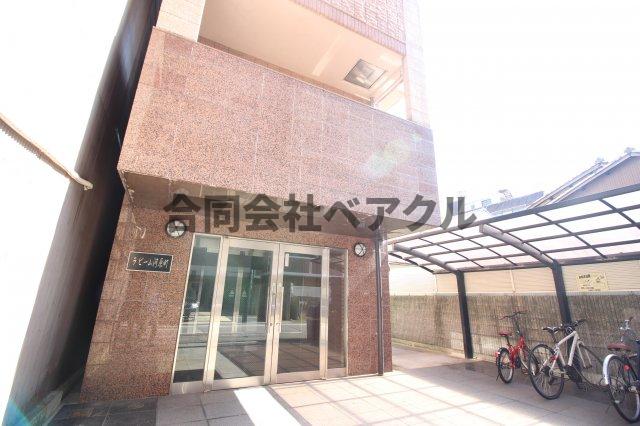 エントランス　毎日通るエントランスはこのようになっています