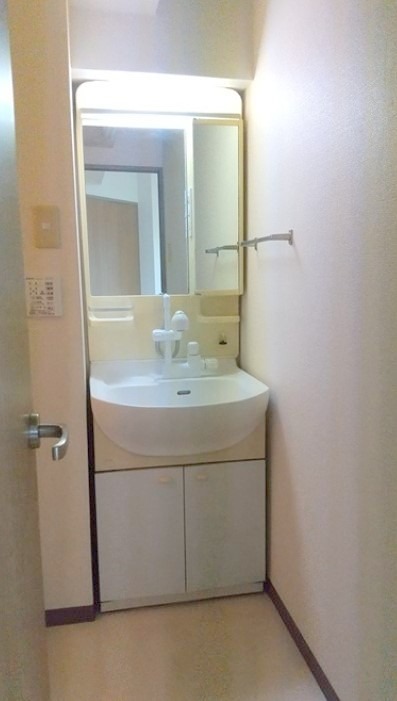 洗面設備　※同仕様写真含む