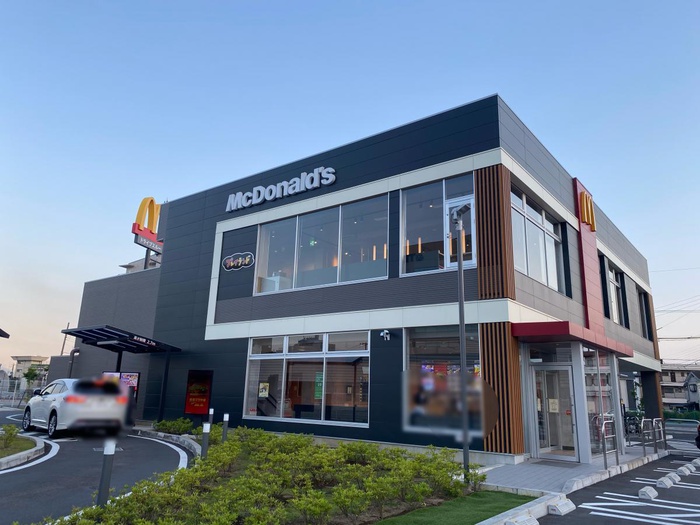 飲食店　マクドナルド（飲食店）まで850m