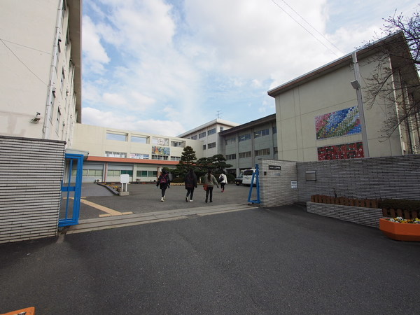 中学校　奈良市立三笠中学校（中学校）まで1239m