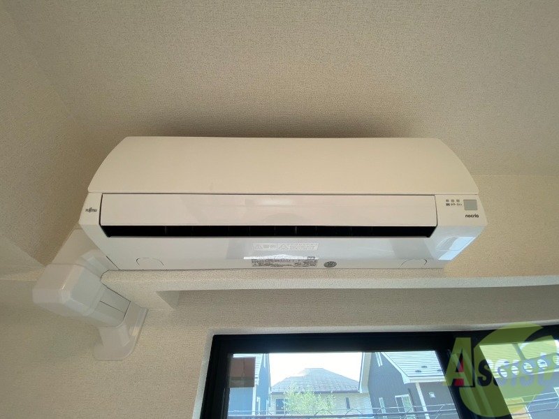 その他設備　こちらはエアコンです。これで夏も冬も快適に過ごせますね。