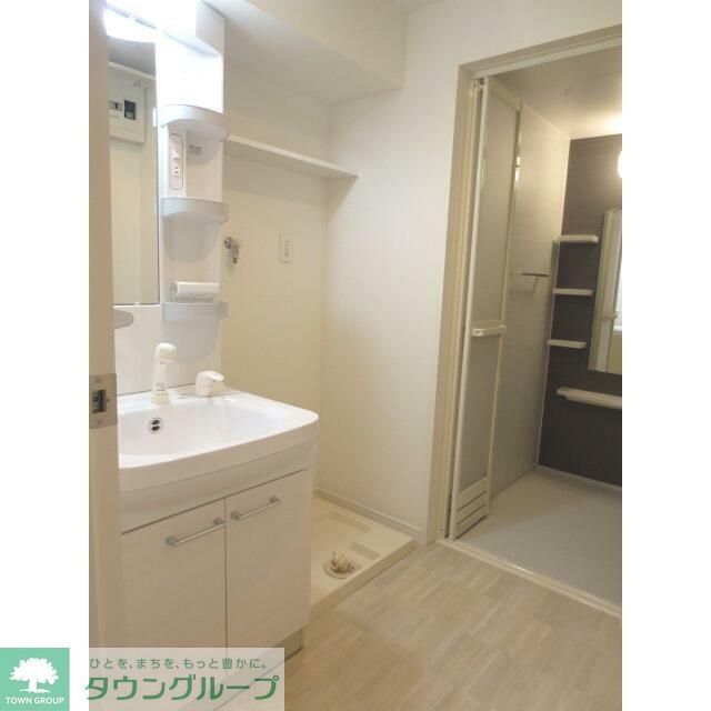洗面設備　同物件別部屋のお写真になります。現況優先です。