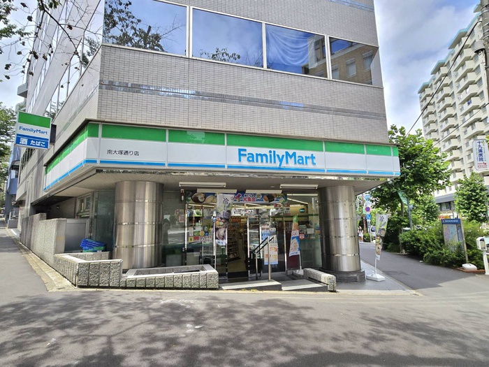 コンビニ　ファミリーマート（コンビニ）まで170m
